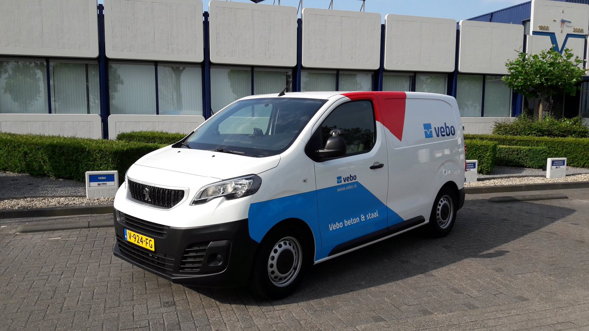 vebobunschoten's tweet photo. Nieuwe huisstijl voor het eerst zichtbaar! Met @hopzeefdruk en @NovadTweets https://t.co/DXW3psJ3BT