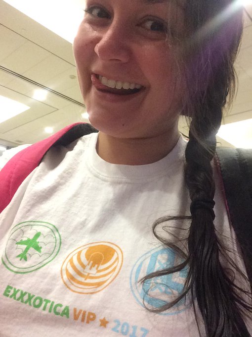 Bright and earlier- @EXXXOTICA #Chicago here I come https://t.co/jmqdhmL7mD<a class="tags" target="_blank" title="On Twitter" href="/?out=eyJ0eXAiOiJKV1QiLCJhbGciOiJIUzUxMiJ9.eyJpYXQiOjE3MjA4NTAxNTIsImlzcyI6InR3cG9ybnN0YXJzLmNvbSIsIm5iZiI6MTcyMDg1MDE1MiwiZXhwIjoxNzUyMzg2MTUyLCJyZWRpcmVjdF91cmwiOiJodHRwczovL3R3aXR0ZXIuY29tL0VYWFhPVElDQSJ9.E5GqPYNKlu4lYTxDs8tccMi_1r4D0Gvkc-mYHmqVbz3S6o6G_Ih-HOQkOva9XajU49yZ5YkoWs_kLCqxFNKHaw">@EXXXOTICA</a><a href="/tag/chicago"class="tags">#Chicago</a>