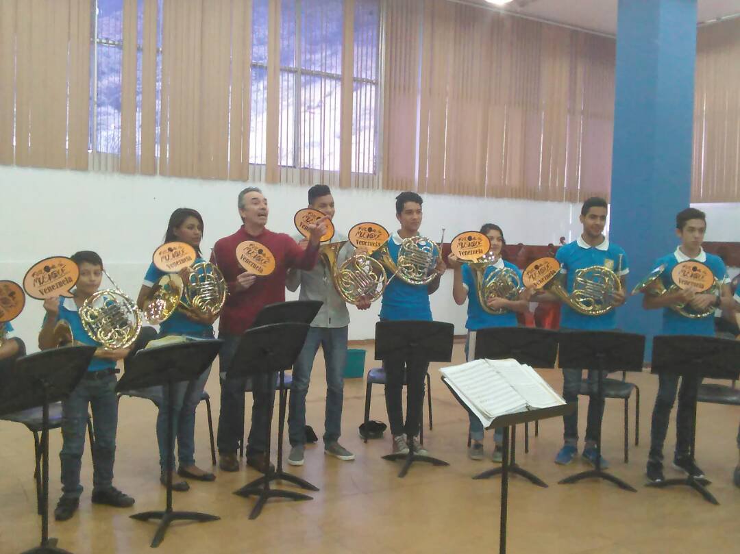 afcaracas's tweet photo. #fiestadelamusica Cornos del Núcleo Montalbán. #vivelamusica #FDLM #AFVenezuela https://t.co/ClQvmo4c5k