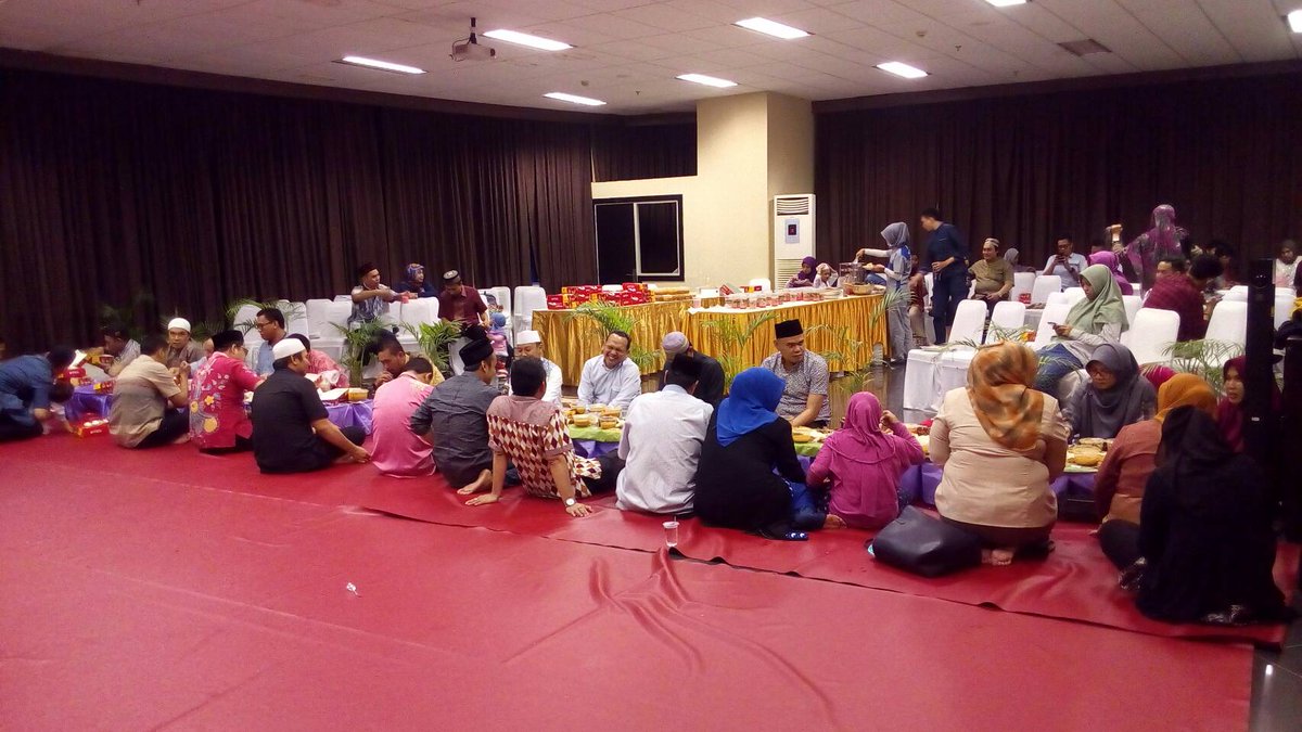 Suasana Buka Puasa Bersama IKA Akuntansi Unhas tahun 2017...^^