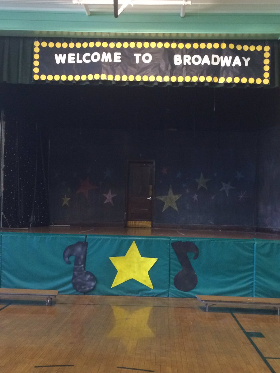 AnnaRudowsky's tweet photo. #WeePerform #K2017 as we get ready for our Kindergarten Show @ZywickiR @WeehawkenTSD @FAmato53 https://t.co/3UJbnOThMS