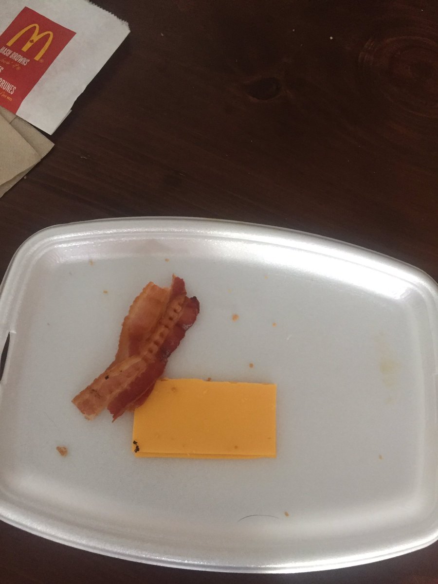 MsKimberlie's tweet photo. @McDonalds I asked for a McMuffin on hash browns instead of bread due to an allergy, this is what I got. Great job, guys. https://t.co/xptUwvtsvi