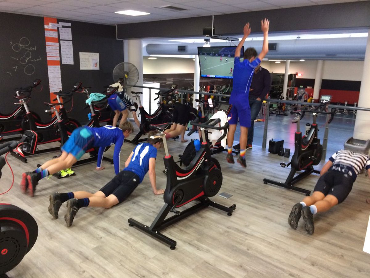 MikePosthumus's tweet photo. Today was a physiology lesson for @SACSHIGH learning all about the lactate shuttle. Well done boys. #endurancestudio @Sportscience_sa https://t.co/JGY7foX1Q5