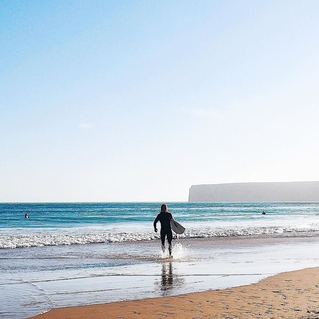 gabead's tweet photo. Wave.
.
.
.
#portugal #createexploretakeover #backsfeel #lookingforaframe #standcommunity #visualsoflife #vscoawar… https://t.co/HjeAI2ypBn https://t.co/Ju80cNCQSX