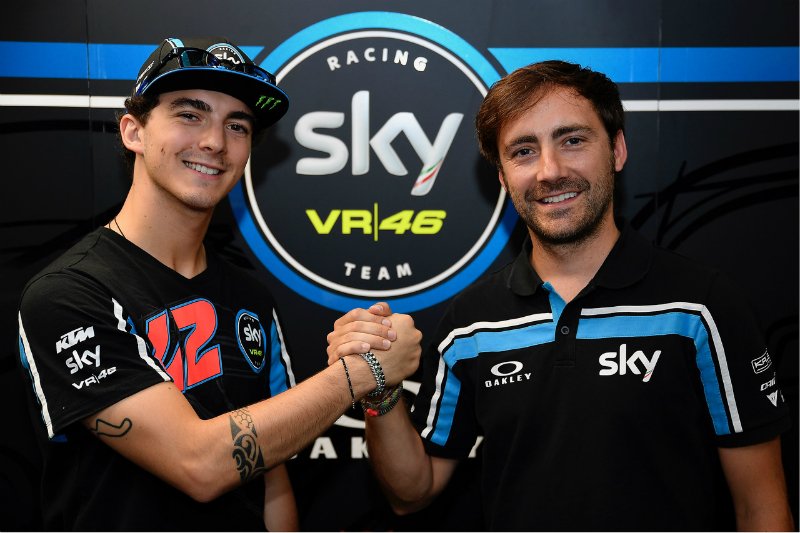 PeccoBagnaia's tweet photo. Orgoglioso di annunciare che nel 2018 continuerò a lavorare in questa grande famiglia @SkyRacingTeam 😍🔝 https://t.co/EG1gR82LPf