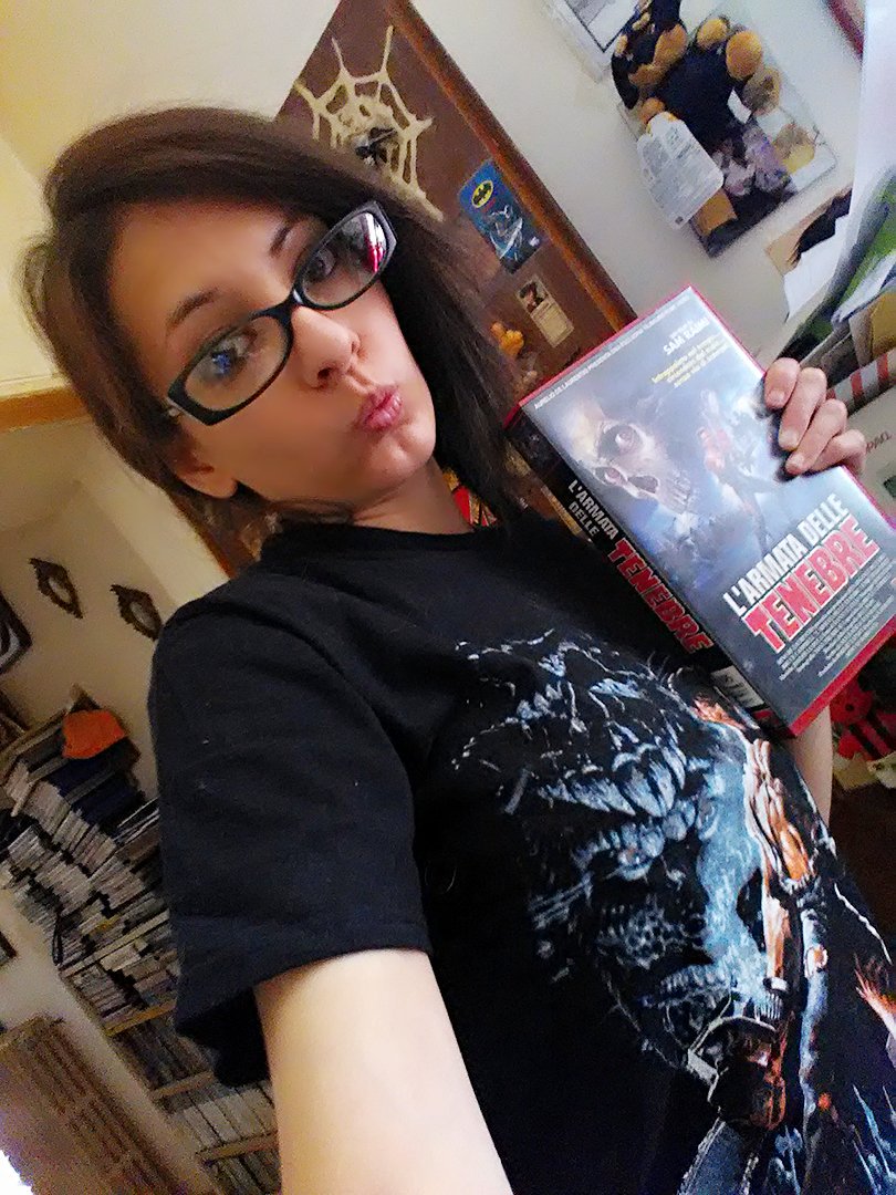 LadyOcelot87's tweet photo. How I love the army of darkness😍 Happy Birthday @GroovyBruce #armyofdarkness #l'armatadelletenebre https://t.co/f5veJ8ILvq