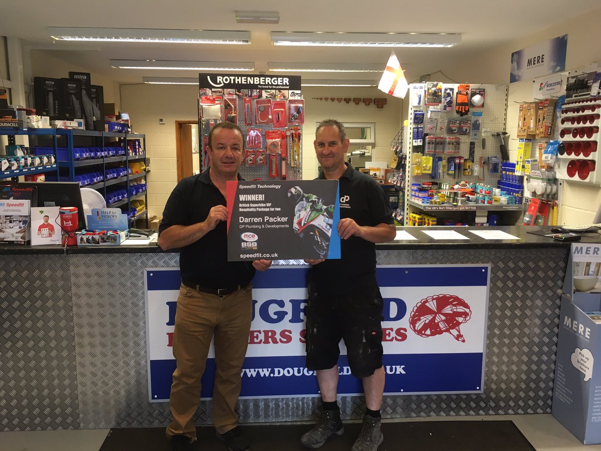 dougfieldchelt's tweet photo. Andy George presenting Darren Packer with his @JGSpeedfit @OfficialBSB tickets in branch :) https://t.co/WIH3SbJRnM