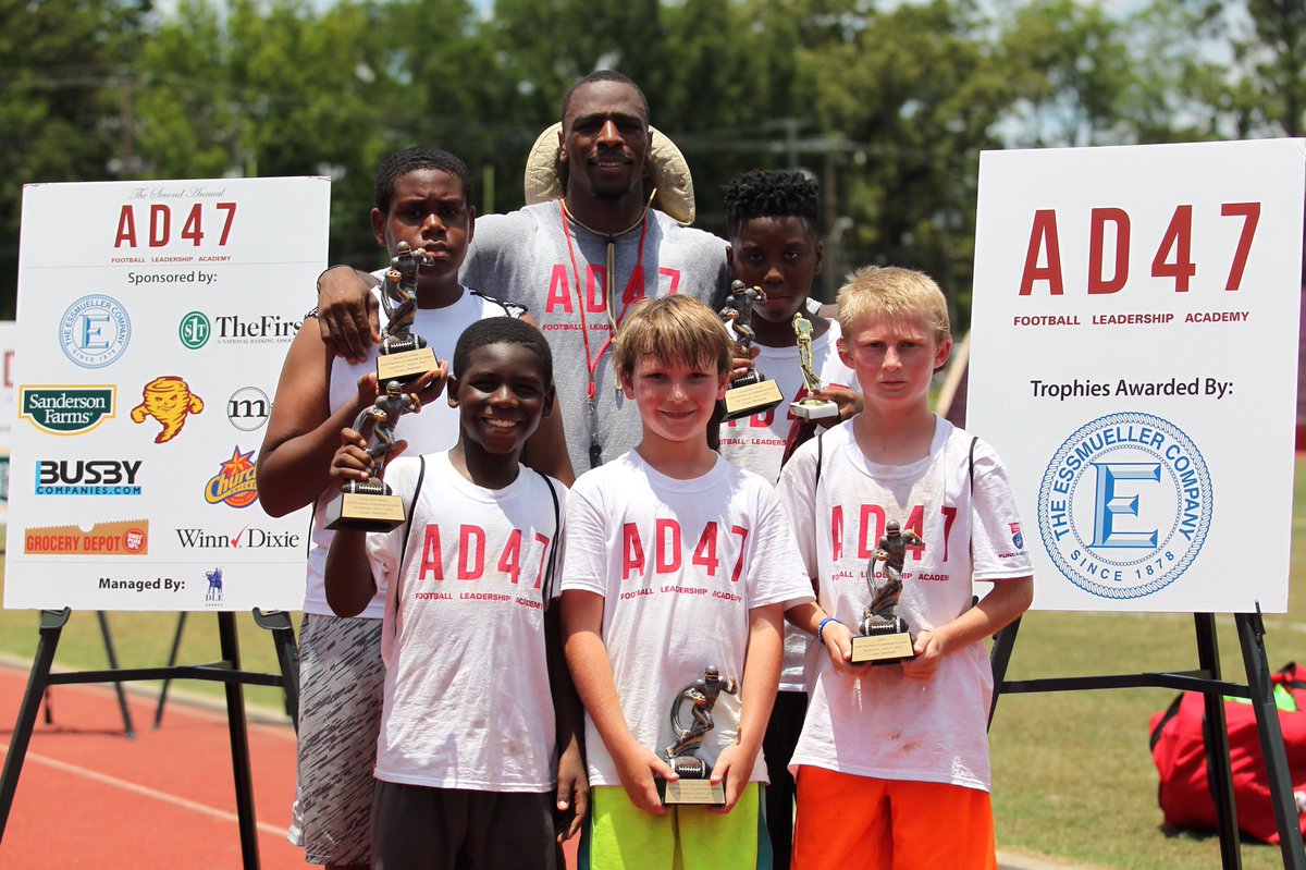 Da_DREAM47's tweet photo. My @AD47Academy is 2 days away! RAIN OR SHINE it'll be the best year yet! Teaching technique &amp; sharing life lessons! https://t.co/APsgcmquEn https://t.co/6INqwwagqn