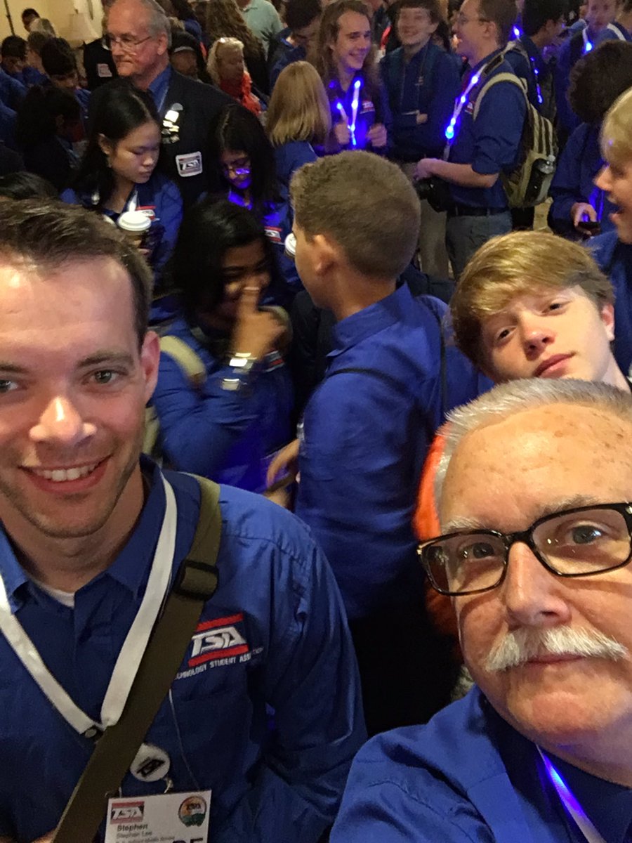 johnsingerdetsa's tweet photo. Waiting for TSA general session.  Open the door please! https://t.co/aa16dCH2DO