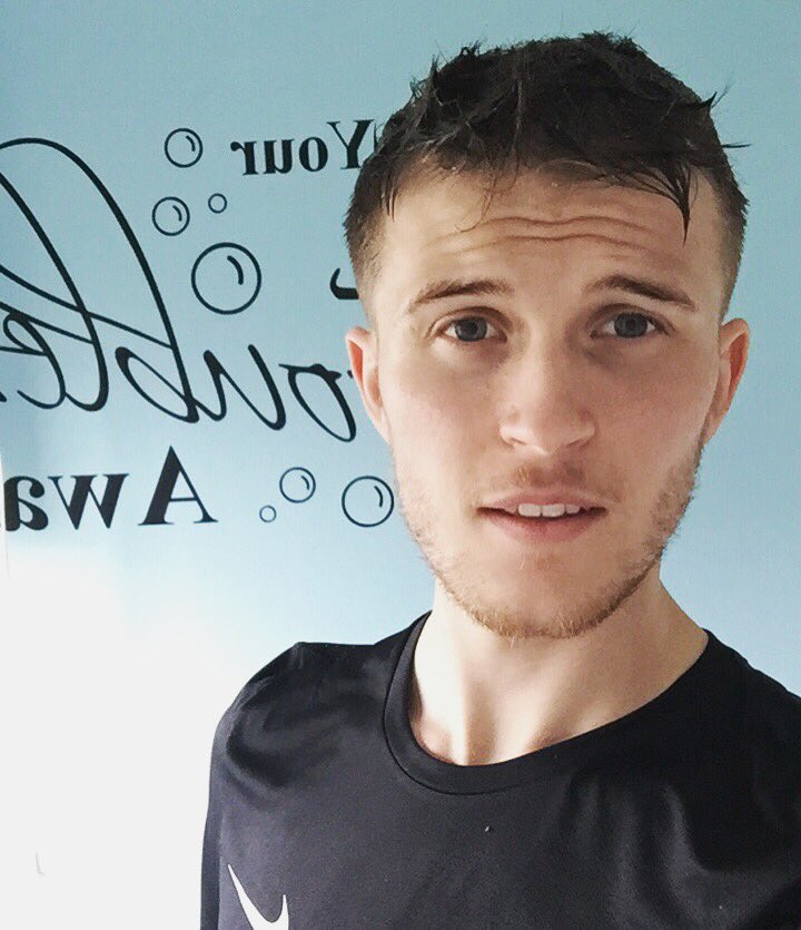 Ryan_Russon94's tweet image. Typical British weather... one minute it's a nice afternoon then the next there's a thunderstorm 😅#britishweatherproblems