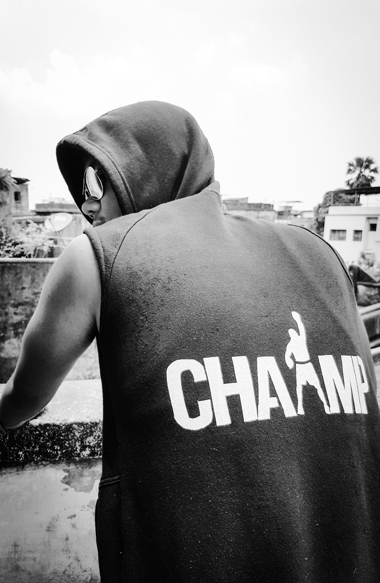 iaviraj786's tweet photo. Just #1day_to_go.#CHAAMP 💪✊👊 is coming to win ur heart...
@iaviraj786 @idevadhikari @RukminiMaitra @DEV_PvtLtd @iamrajchoco @isayantanroy https://t.co/ijWfX0P6w6