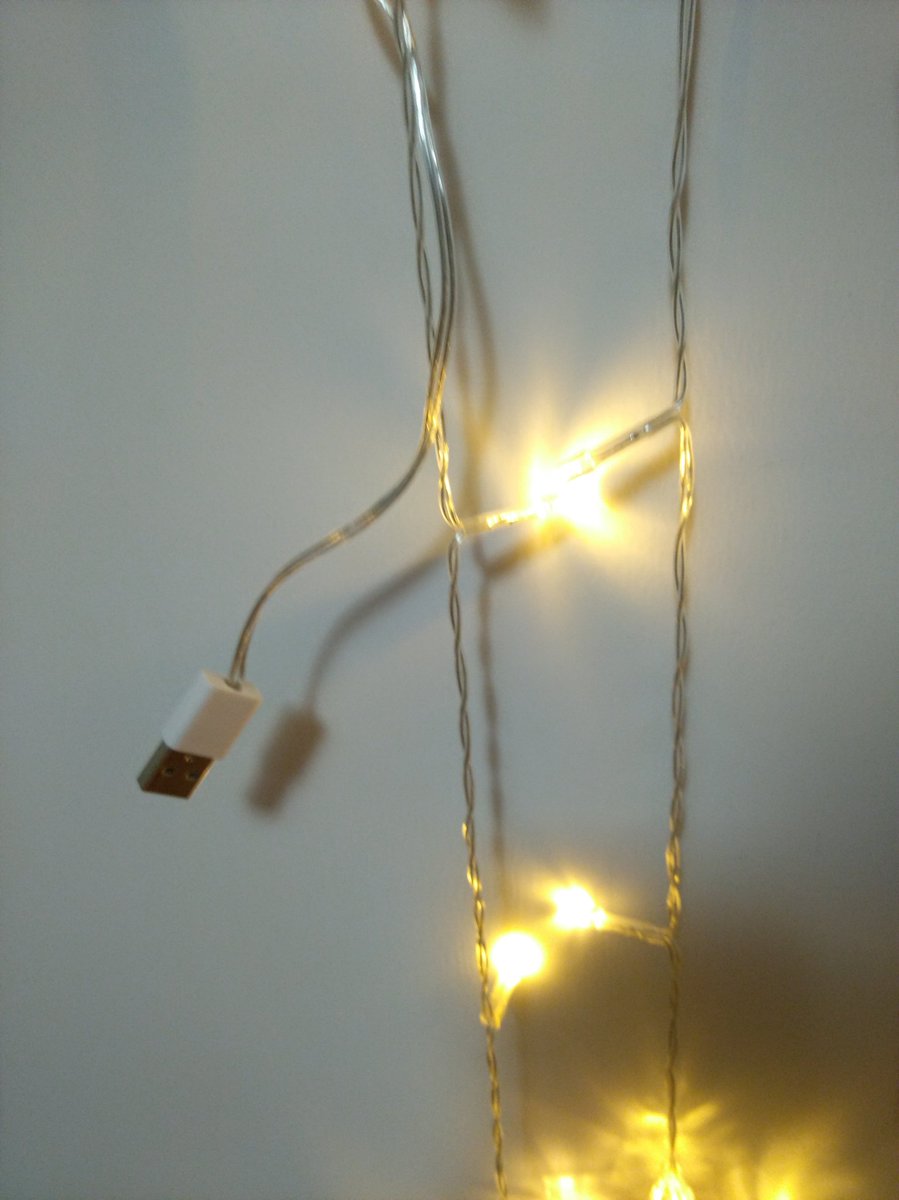 nbakilight's tweet image. New low voltage Star #LedCurtainLight,powered either by USB or 3*AA,with flash function,safer than high voltage type #Akilight