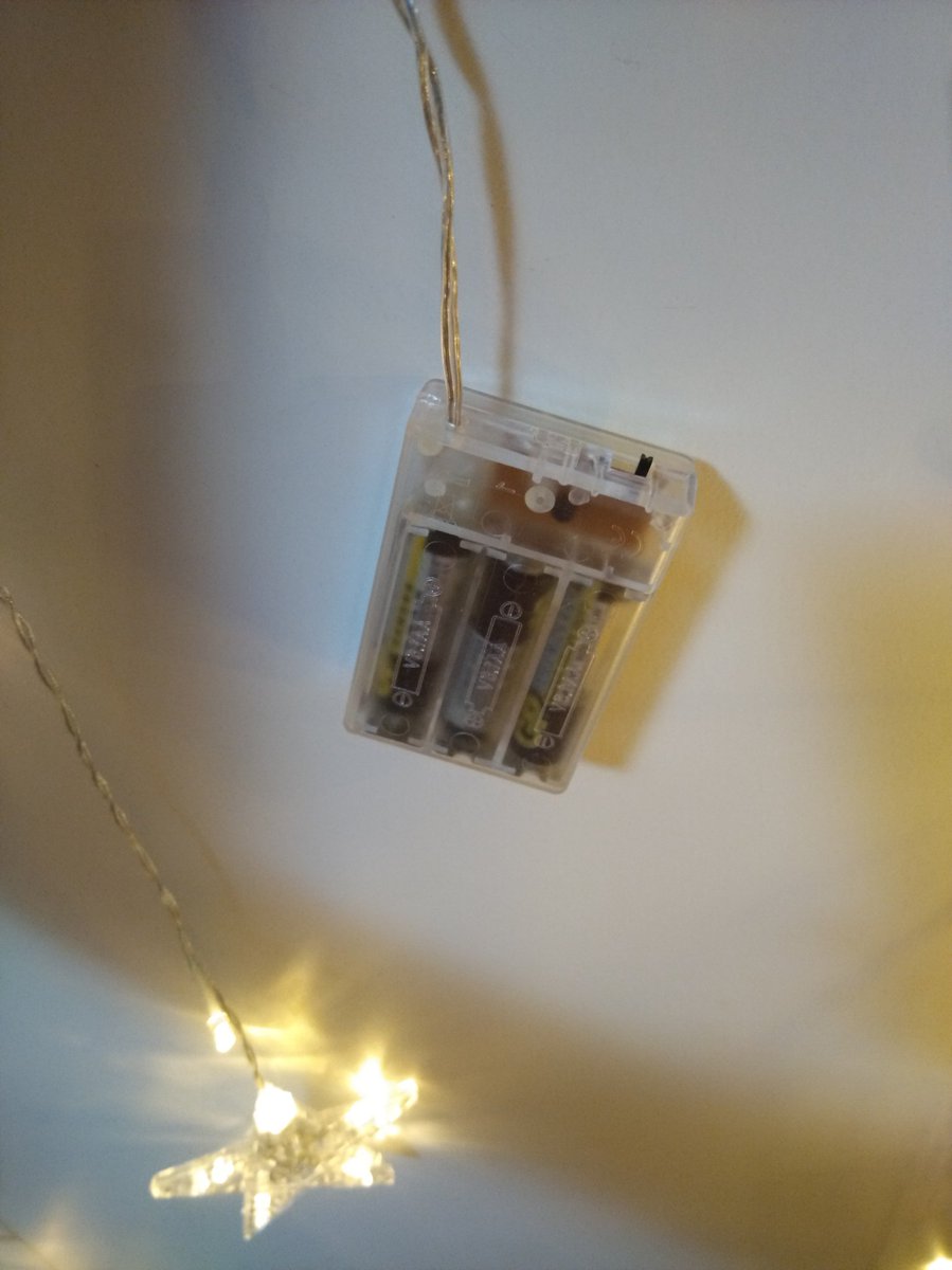 nbakilight's tweet image. New low voltage Star #LedCurtainLight,powered either by USB or 3*AA,with flash function,safer than high voltage type #Akilight