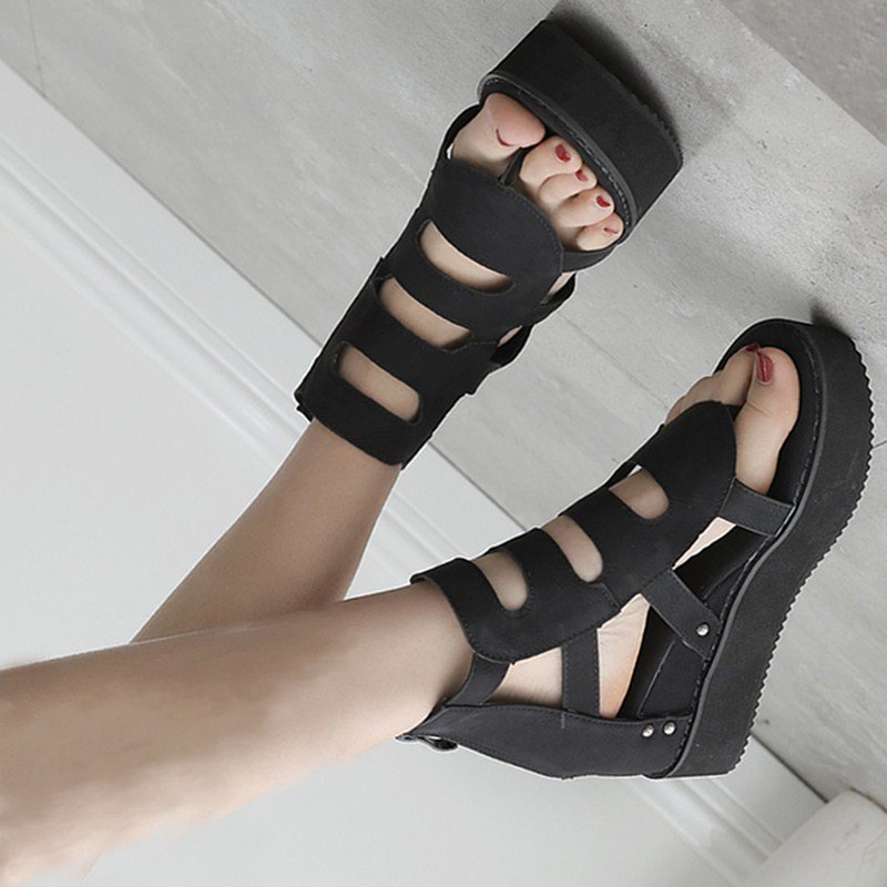 Heels321's tweet image. 🍚 Elegant steps is life. 🐟 #fitness #whattowear #bootsshoes #beach #monochrome #ballerinat #oxfordshoe #nature ladysto.com