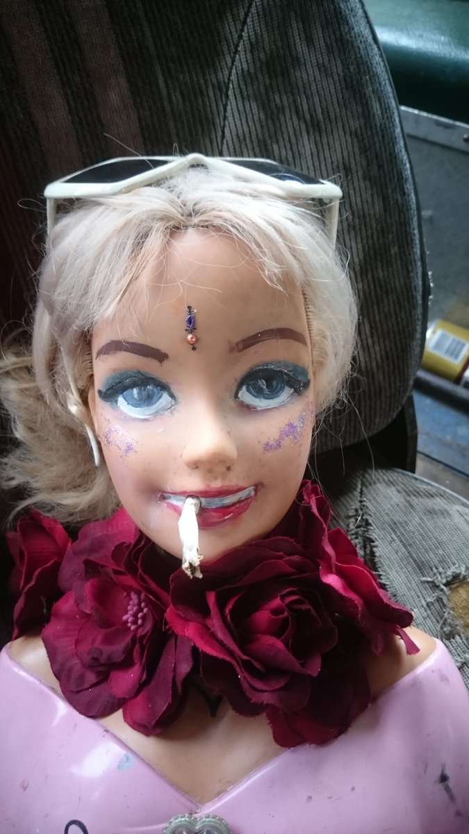 Munted Barbie tweet media
