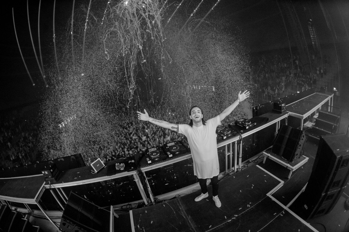 📷 Stockholm 04.25.15 - Can’t wait to be back home next week!! @bravalla https://t.co/2I9XjVr0eY