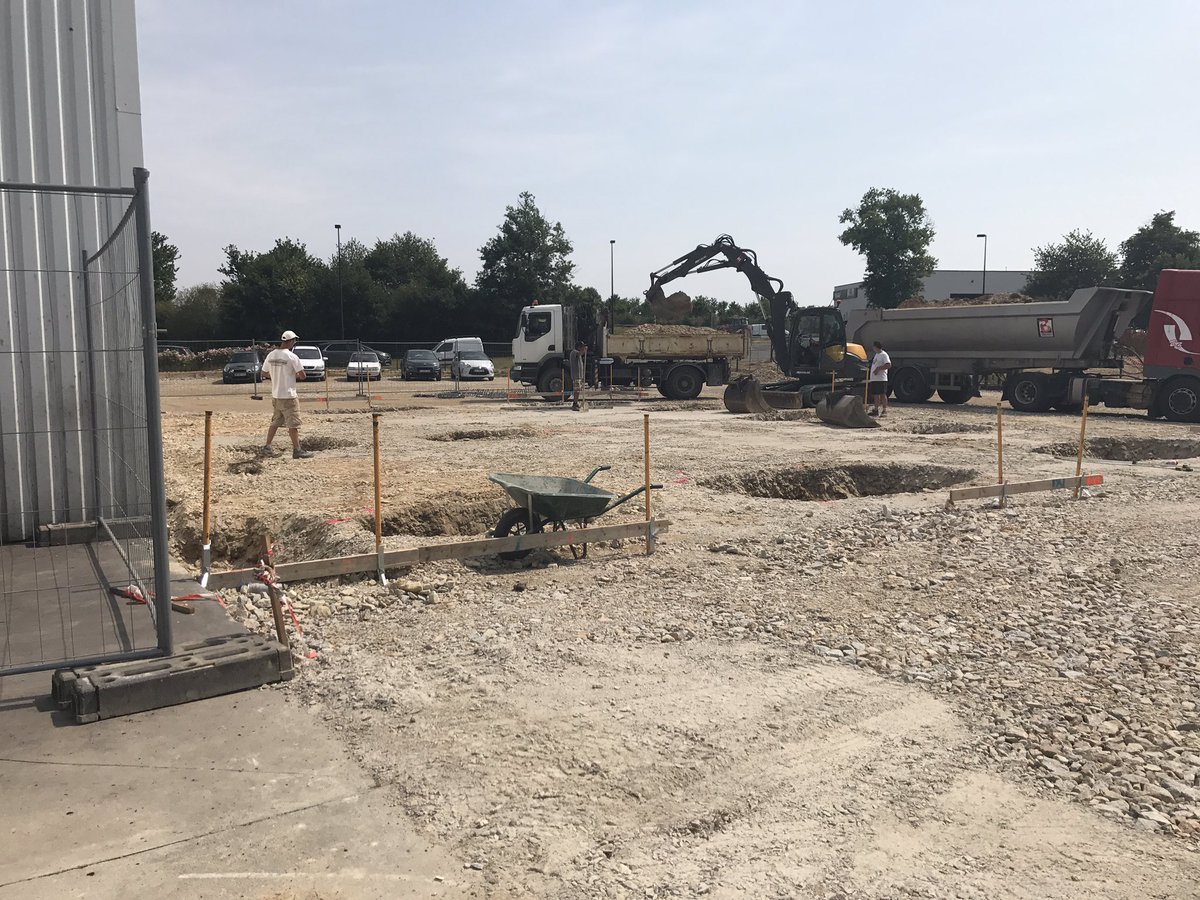 auto_jc's tweet photo. Fondations du nouveau bâtiment en cours .. ça avance !! 
Avec (toujours) des entreprises Agesinates 👍😁
#AIzenayBétonContrôlé #Agesibat https://t.co/iO8y23okhz
