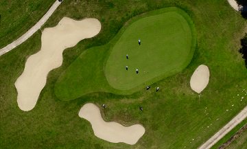 LauLuisetti's tweet photo. Trophée #golf REEL 2017 avec  #raphaeljacquelin filmé, monté et diffusé par l'équipe de @bleunuitaudiovisuel. Drone by Paul Thouvenin. https://t.co/PwpVYDcYS8