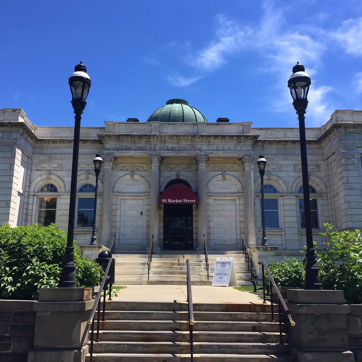 DutchOutreach's tweet photo. Mobile Market WILDCARD stop TODAY; Market St in front of the Adriance Memorial Library @poklib 2-4pm #farmfreshfood https://t.co/q4Yewzazr9