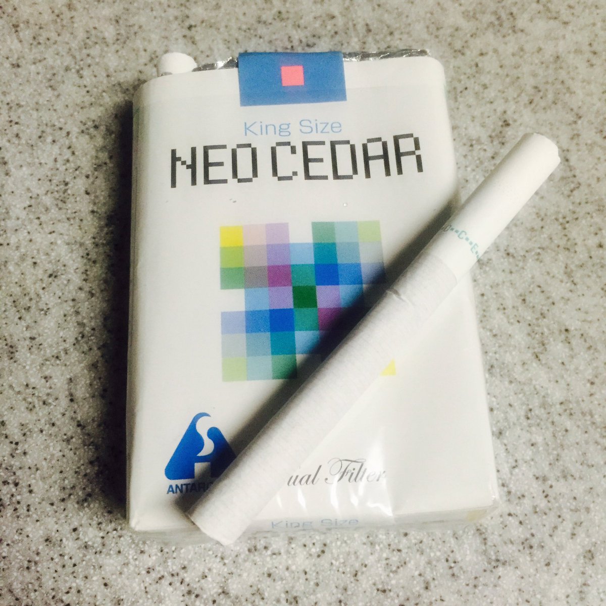 早稲田大学煙草研究会 V Twitter ネオシーダー タール Mg ニコチン Mg 株式会社アンターク製 第二類医薬品 つまりは煙草じゃなくて煙草型の薬 咳や痰に効く タールニコチンは含まれてるので 未成年は買えない その割にお菓子みたい見た目なのは駄目な気がする