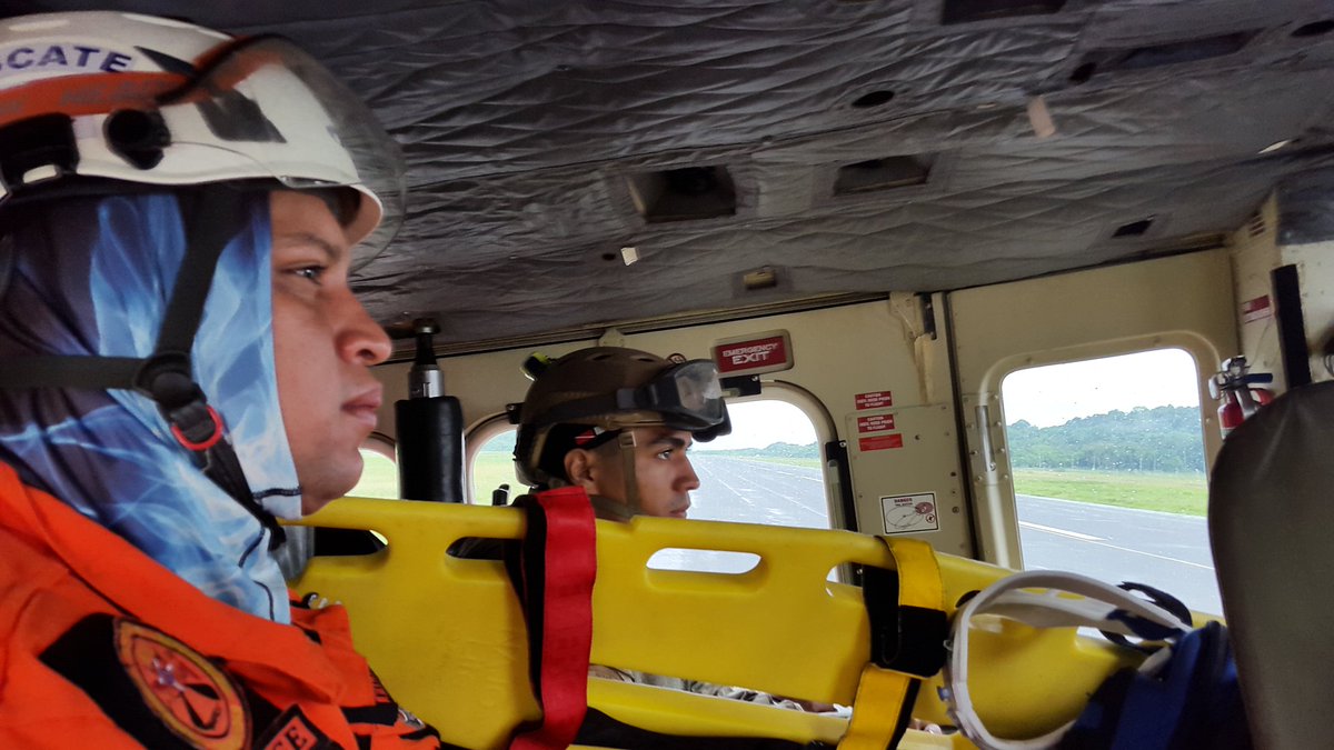 Celayda23's tweet photo. .@SENANPanama @Sinaproc_Panama se desplazan a zona comarcal para rescate de 2 posibles atrapados @donderisja coordina estrategia de búsqueda https://t.co/t0YTXEWZgd