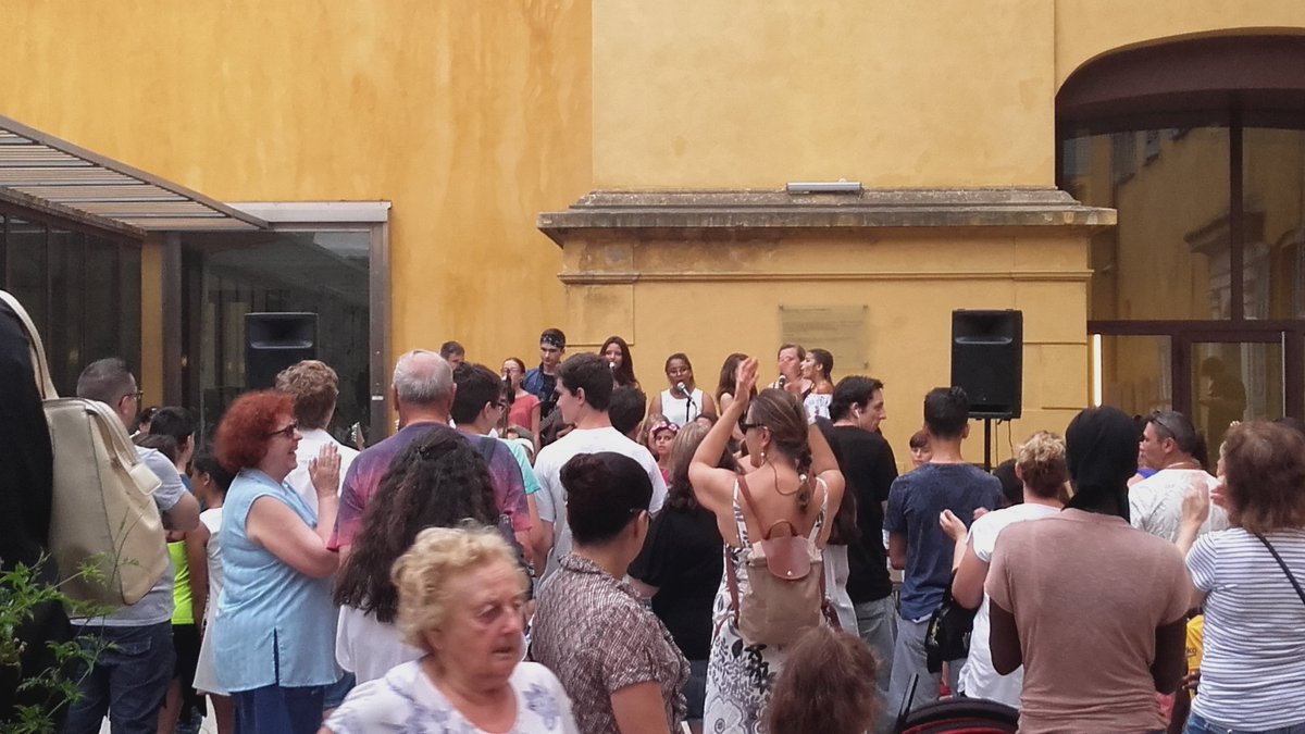 JEANRENELAGET's tweet photo. A la #FeteDeLaMusique #FeteDeLaMusique2017 à #Grasse #Grasse06 - #CAPG #AlpesMaritimes - #RPF #RPFJ #RPF06 #RPFJ06 #RPFGrasse #Laget #RPR 1 https://t.co/faGfeSrYmc