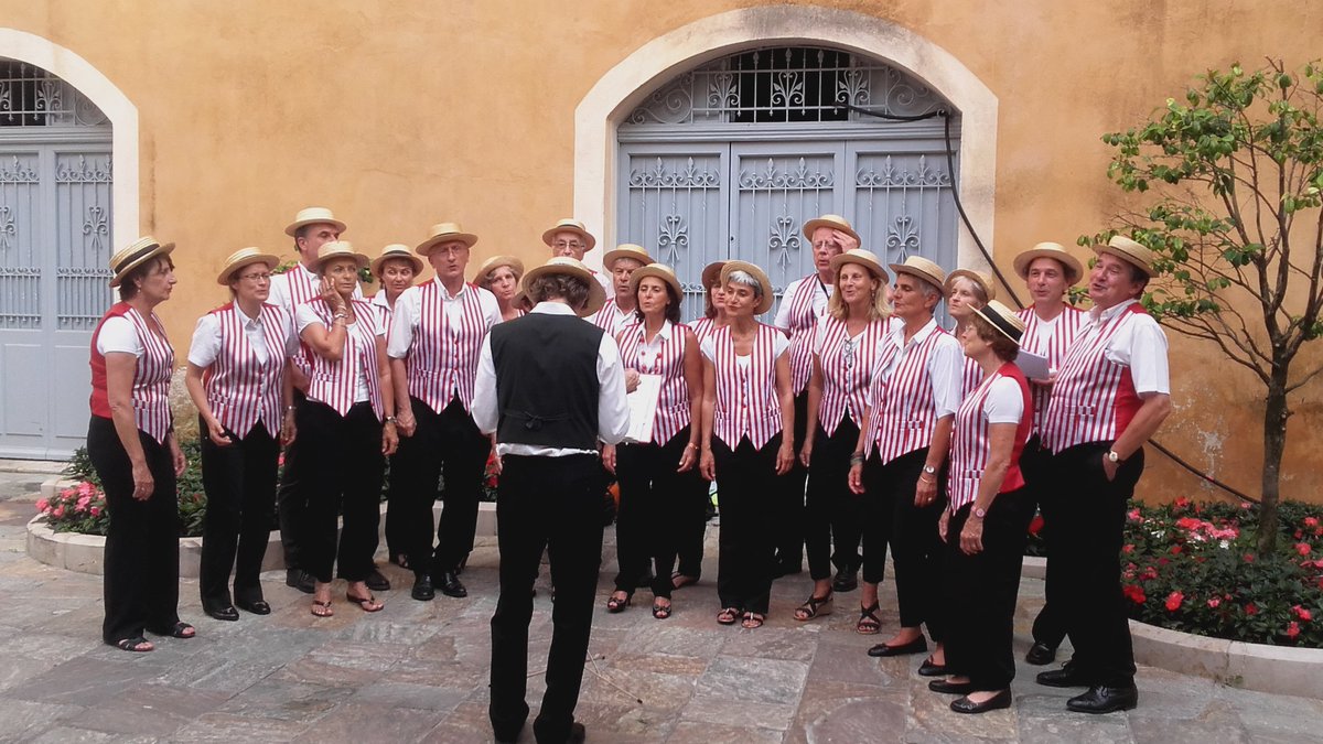 JEANRENELAGET's tweet photo. A la #FeteDeLaMusique #FeteDeLaMusique2017 à #Grasse #Grasse06 - #CAPG #AlpesMaritimes - #RPF #RPFJ #RPF06 #RPFJ06 #RPFGrasse #Laget #RPR 1 https://t.co/faGfeSrYmc