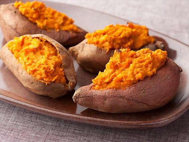 CNSathlete's tweet photo. The best foods to eat when stressed are baked sweet potatoes,minestrone soup &amp; sautéed vegetables over rice (high-fiber, carbohydrate rich). https://t.co/Y9vFIoi2yw