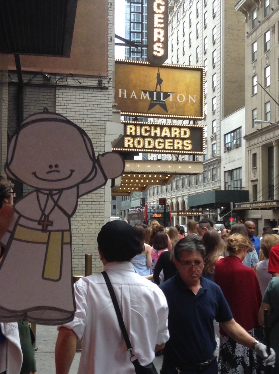SPXSchool's tweet photo. The Reimer family took #PaperPius to NYC!  We know they are enjoying the sights!  @ADWCathSchools @patriciareimer1 https://t.co/GFa4xIztzE