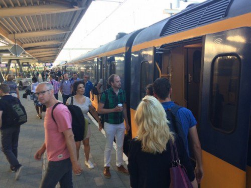 Vrijdag hinder voor treinreizigers door acties FNV Spoor bit.ly/2rGl7tI