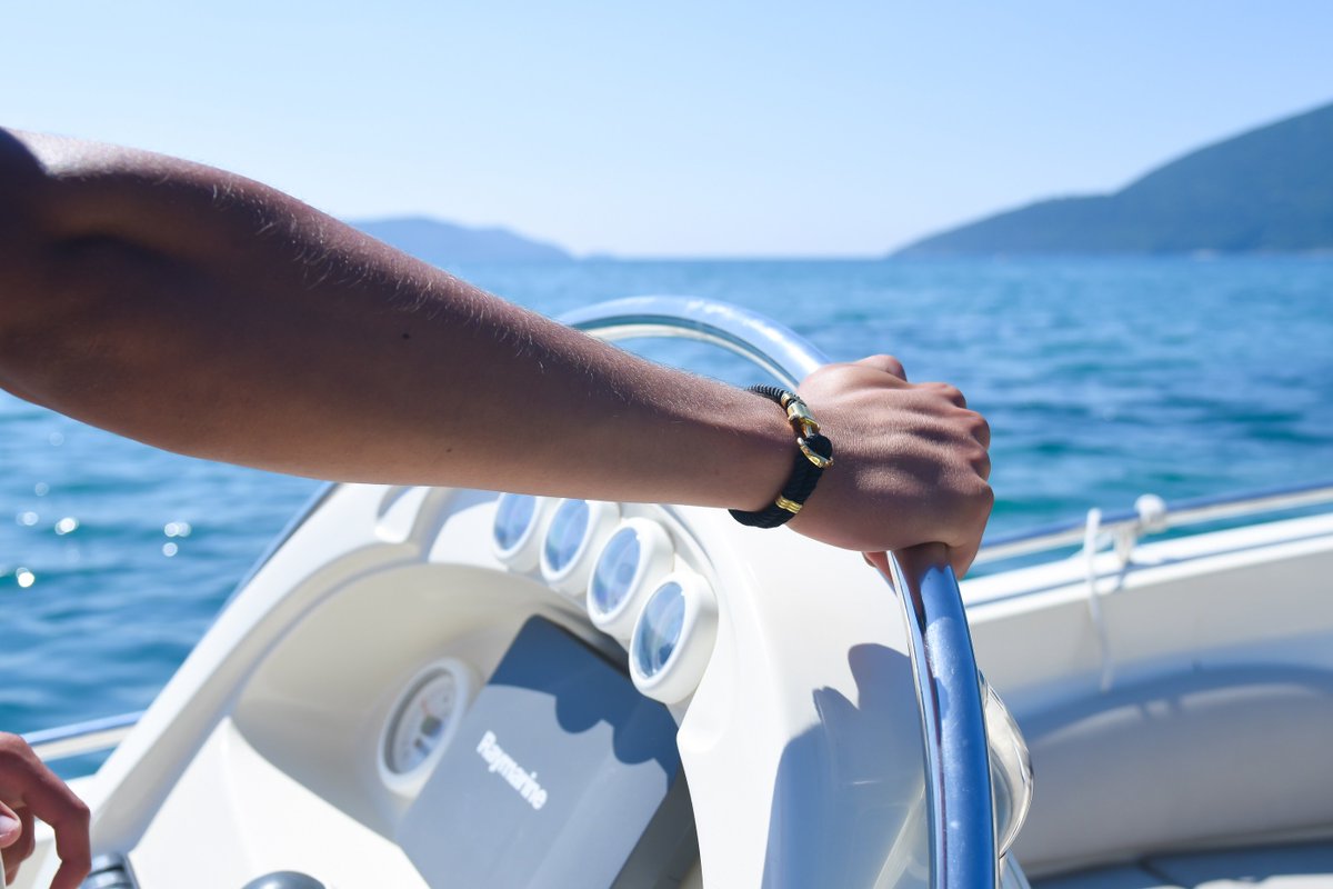 TenderRide's tweet photo. Want to rent a #boat with a skipper for your family and friends? It is easy with #Tender app. #tenderapp #boatlife #boatrental https://t.co/myo34I3C10