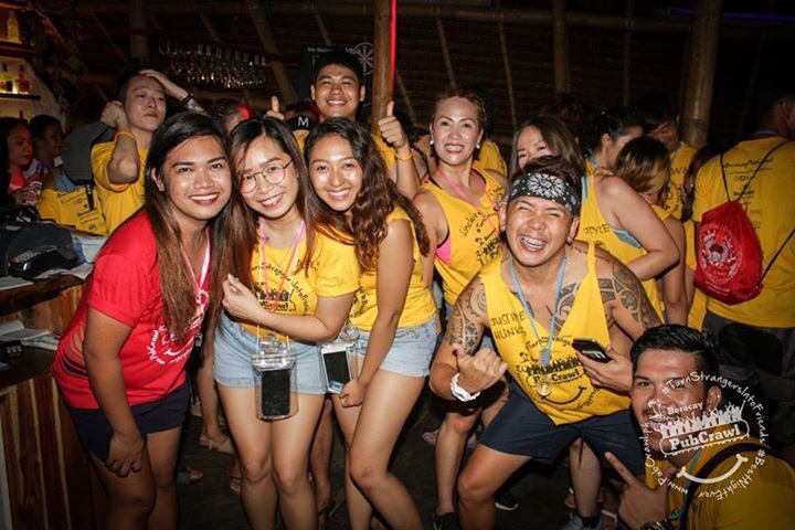 NutElaGo's tweet photo. Pubcrawl Boracay #TurnStrangersintoFriends https://t.co/pIQ0CT1bju