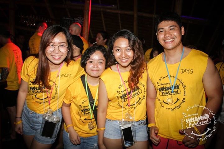 NutElaGo's tweet photo. Pubcrawl Boracay #TurnStrangersintoFriends https://t.co/pIQ0CT1bju