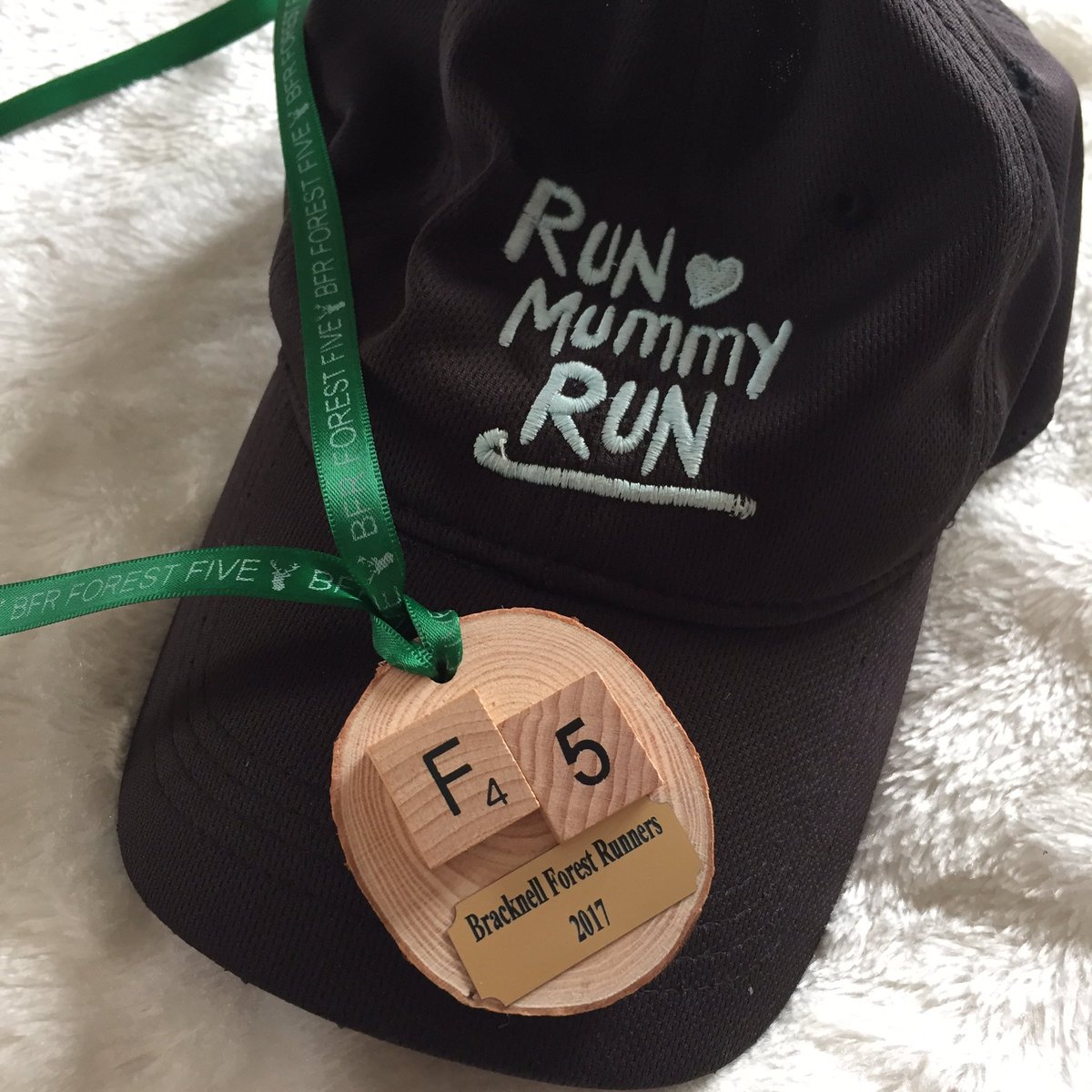 Shelley_runs's tweet photo. The coolest medal ever! Thanks @ForestRunners #forestfive Now on to the next race on Sunday, @runface_uk #beattheboat 🏃🏻‍♀️⛴#runmummyrun https://t.co/mWU9g3k9kl