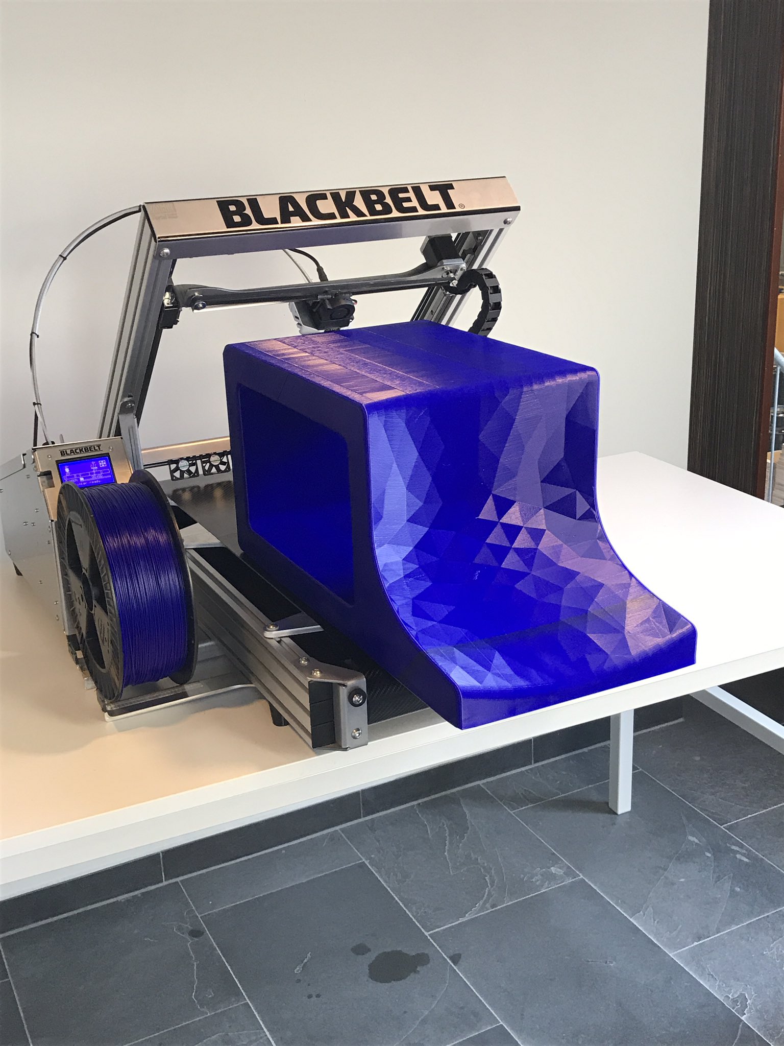 BLACKBELT 3D PRINTER on Twitter "Low poly chair update. Print finished