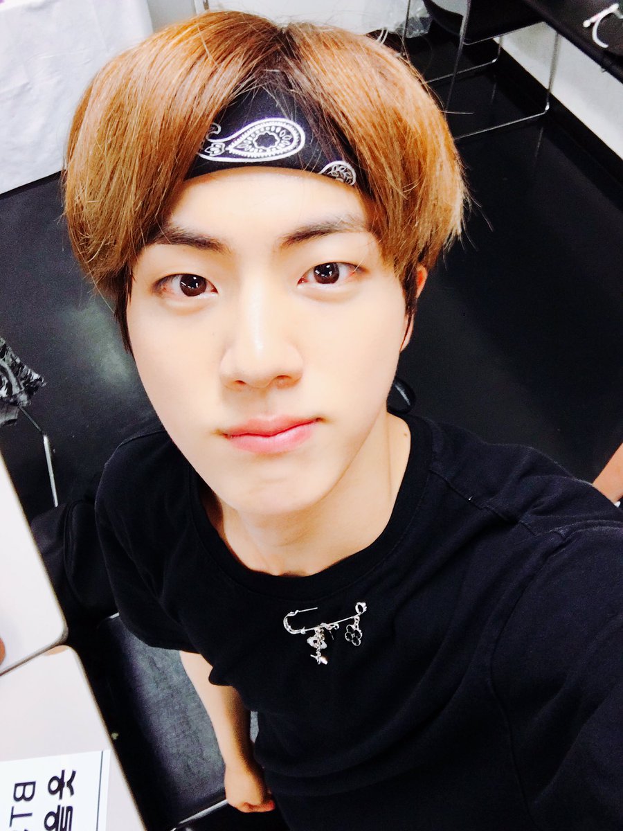 reyn112296's tweet photo. Kim Seokjin!!! 
#BTS 
#certifiedARMY
@BTS_twt @bts_bighit @BTS_ARMY https://t.co/P06Fhn2Qcs