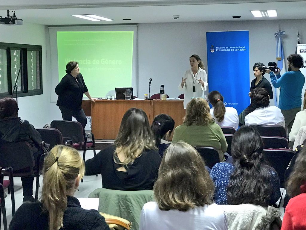 Presentando la Jornada de Capacitación en #ViolenciaDeGenero para fortalecer la asistencia a las víctimas en #SanFernando #CDRBuenosAires
