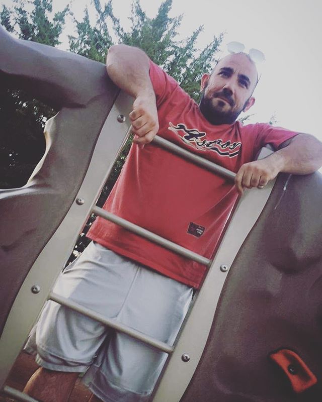 Even though we are growing older we should never stop having fun. #playgroundfun #dayatthepark #firstdayofsummer ☀️ 📷: @ksen325