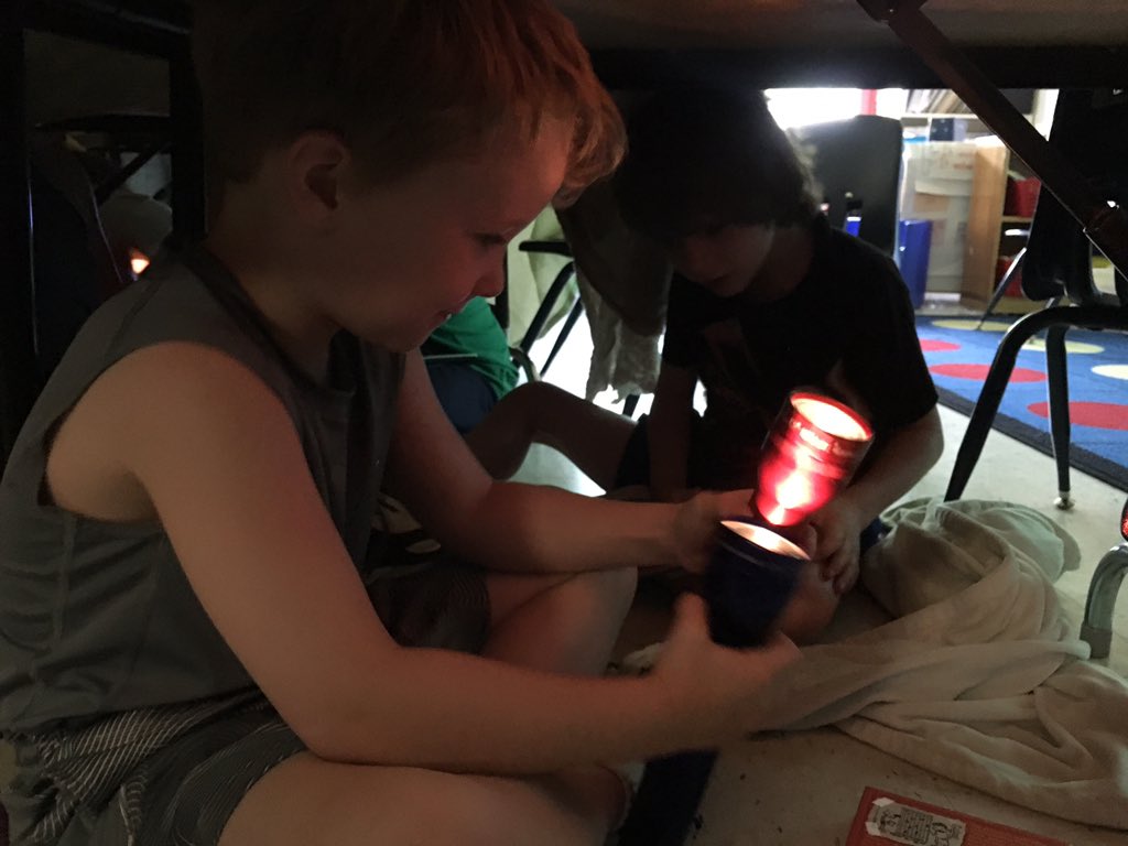 WOSnews's tweet image. Students worked to construct a class fort, perfectly cozy to do some reading in #mrskuhnWOS&apos; class!