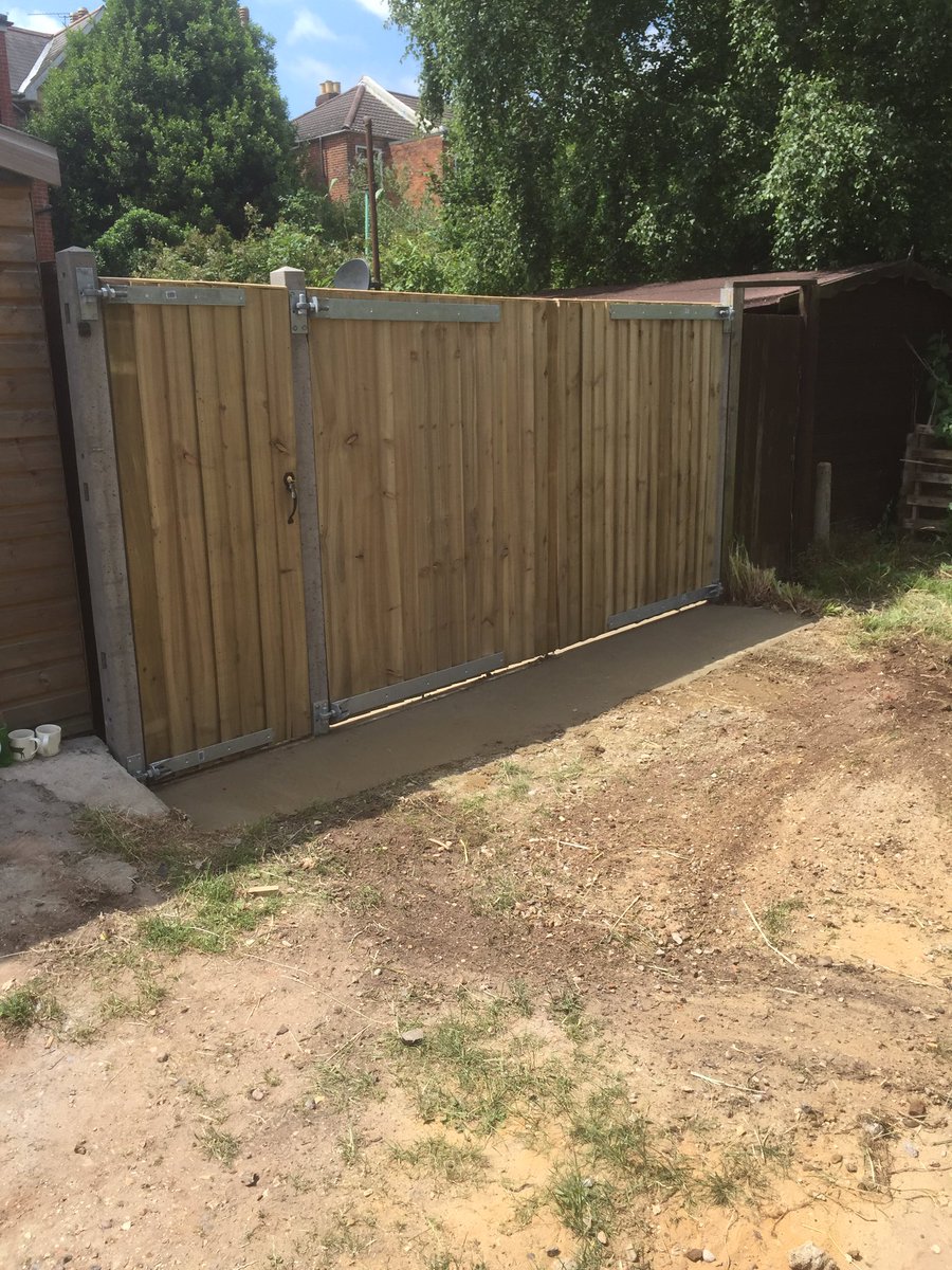 Ingrambms's tweet image. New posts, gates and concrete base. 
The heat has been unbearable. Glad he be done. #builder #sunnydays #GardenersWorld #ipbservices