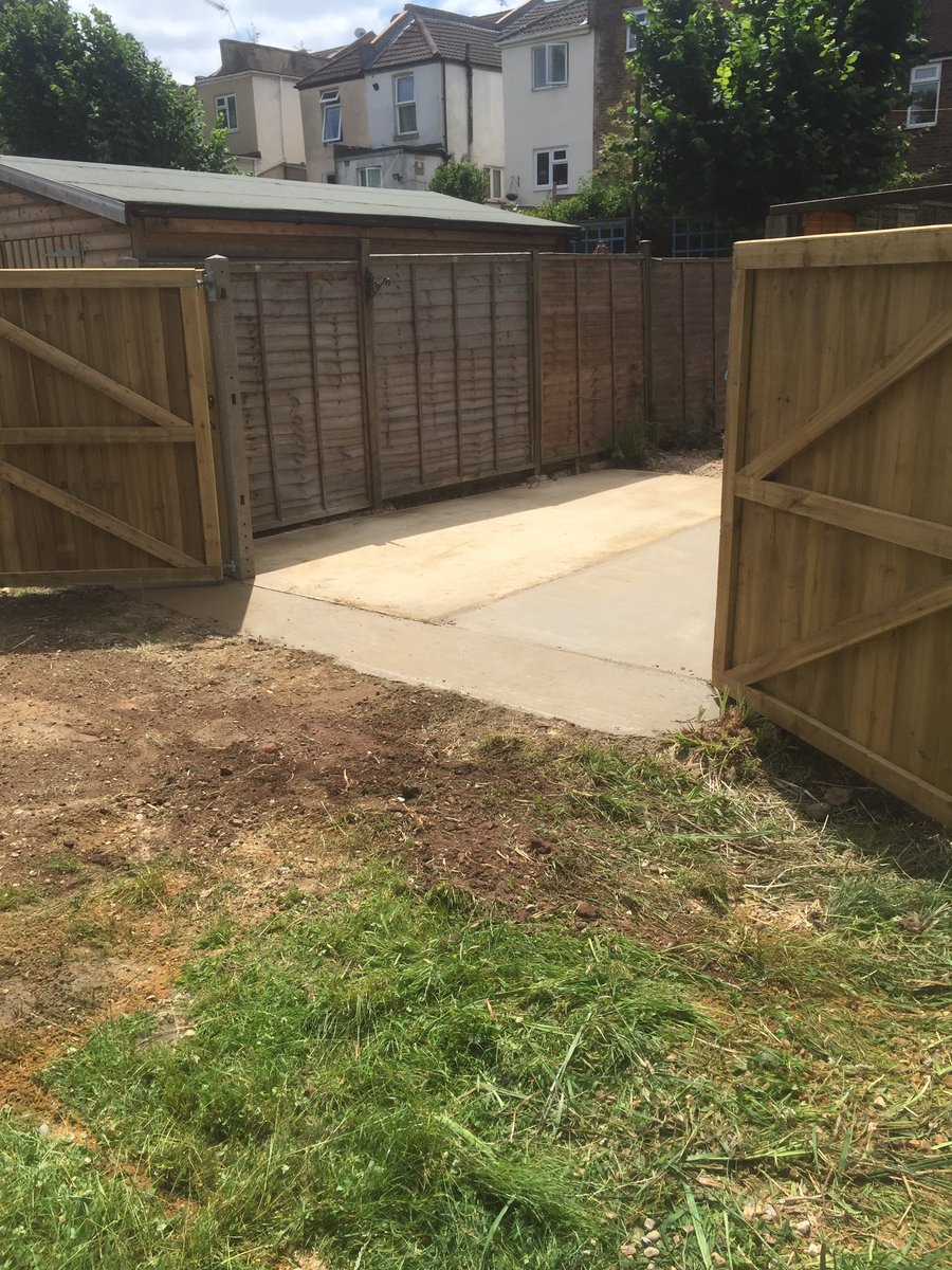 Ingrambms's tweet image. New posts, gates and concrete base. 
The heat has been unbearable. Glad he be done. #builder #sunnydays #GardenersWorld #ipbservices