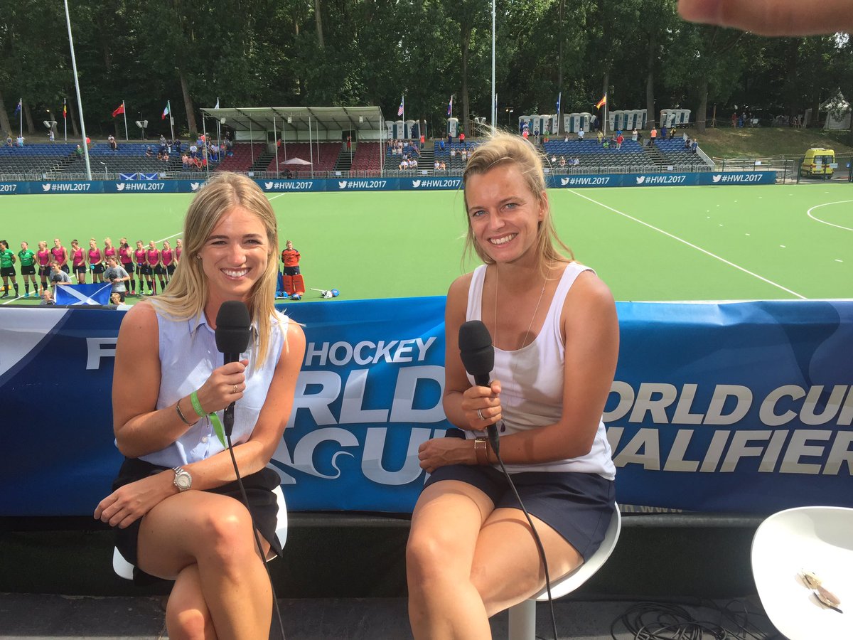 Chatting all things Hockey on day 2 of the #HWL2017 with former Belgium captain <a href="/devos_charlotte/">Charlotte De Vos</a> 
It's rather warm 😳😳