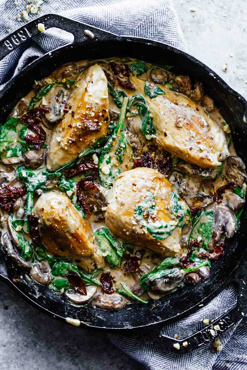 momfindsout's tweet photo. Tuscan chicken from @Jar_of_lemons in the new Dual Handle pan from @LodgeCastIron really is #DuallyDelicious! AD https://t.co/k4GPfMBPrB https://t.co/UuHIN0eP3t