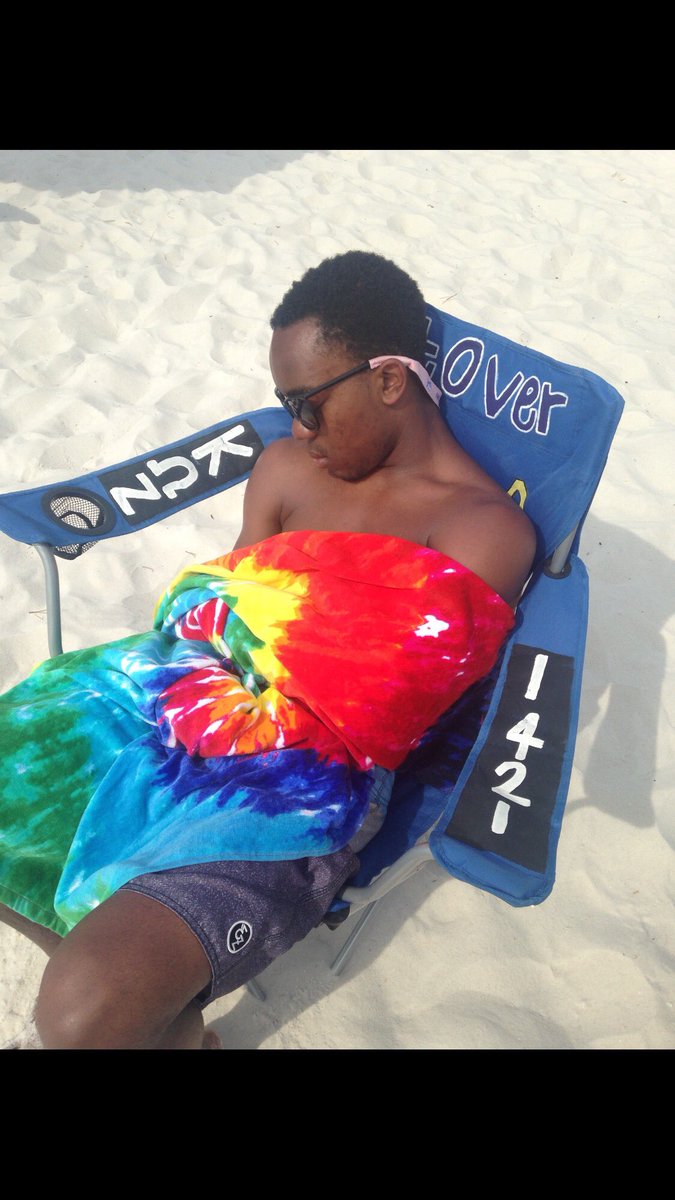 TylerSexton11's tweet photo. #Tbt to the birthday boy! #hbd #brother #beach #pcb2k14 #OrWasIt2k13? https://t.co/0aDxBcHJXS