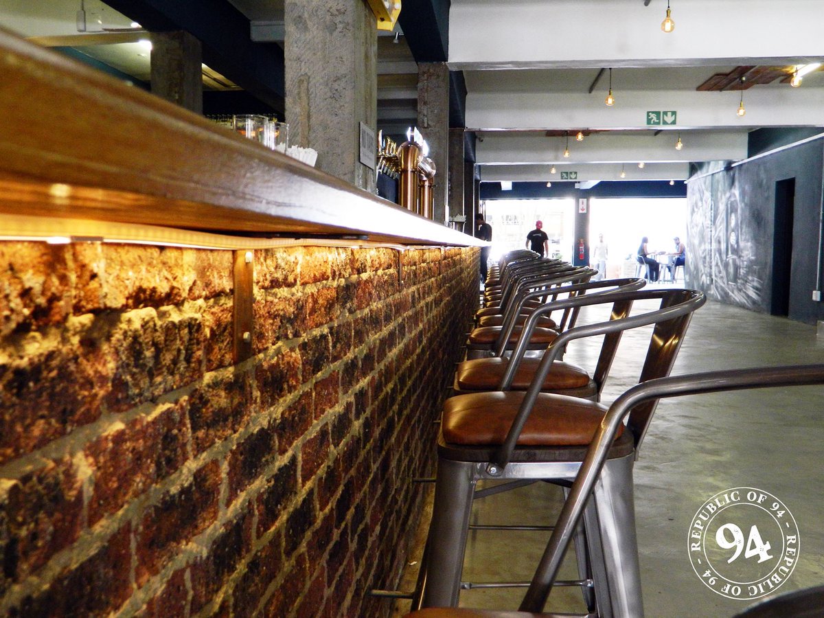 braamies.co.za/news/behind-th…

We sat with Jeffrey Moody, from <a href="/republicof94/">Republic Of 94</a>, to find out about the longest bar counter in #Braam!