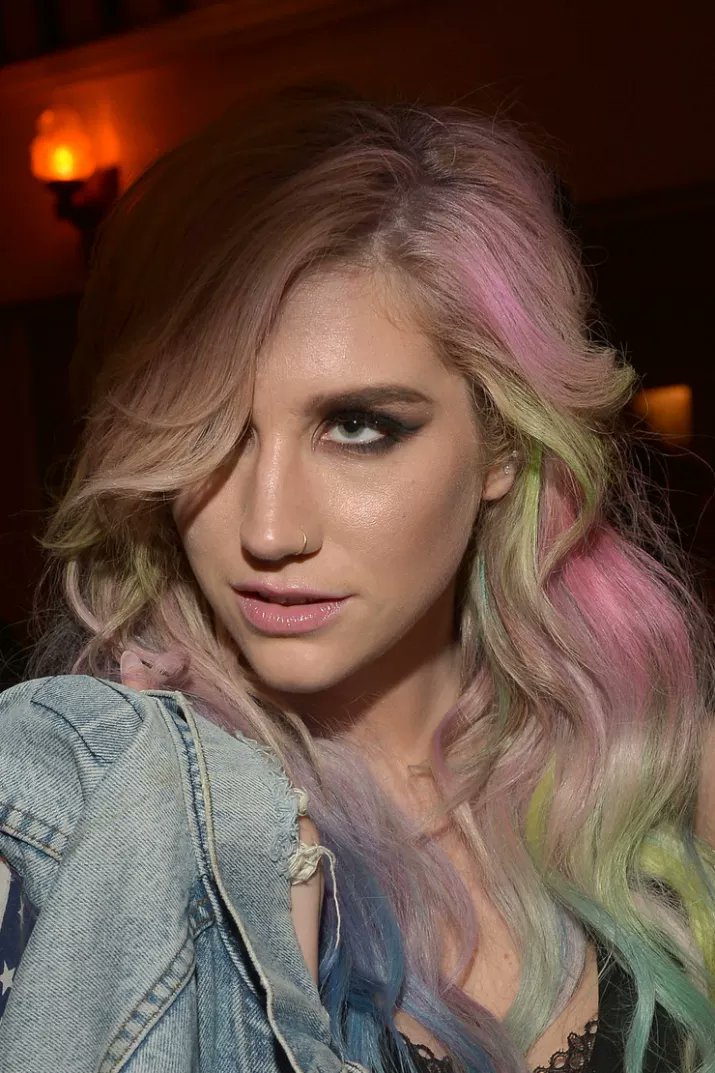 kesha

rt if you like
fav if you don't