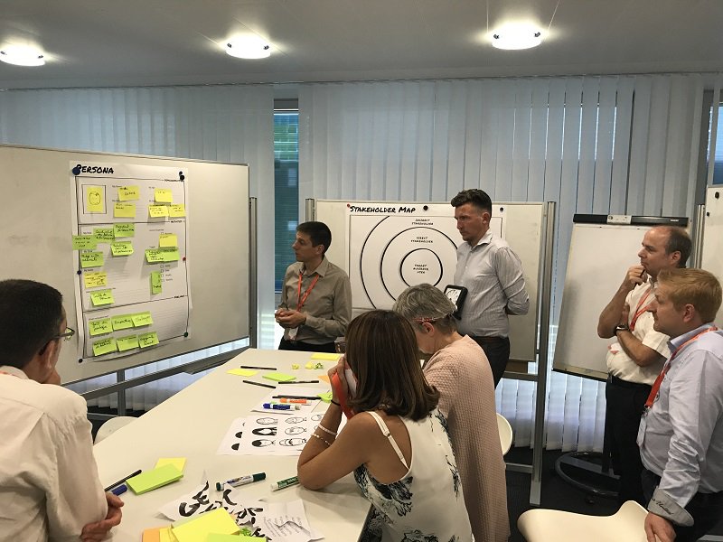 USF_officiel's tweet photo. Les présidents des #CommissionsUSF en pleine réflexion lors de l'atelier #DesignThinking sur la #TransformationDigitale de l'USF https://t.co/ne11UwPhPK