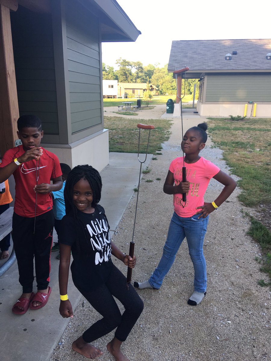 FPDCC's tweet photo. #CampInCook RT @pinkdorsey: @FPDCC Family Night camping https://t.co/SE13JJ6xSJ