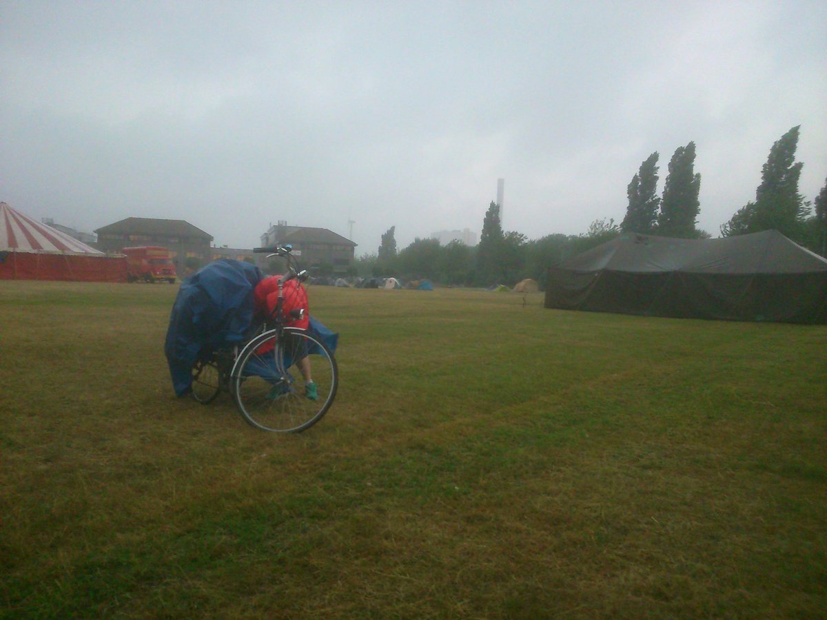 #coderood #klimaatcamp holding strong in the storm! Geen regen die on tegenhoudt!