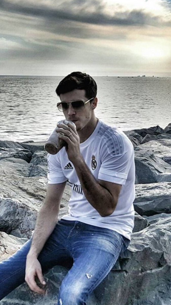 PabloLolaso's tweet photo. Enhorabuena a Heurtel por su fichaje por el Barsalasa. Siempre está bien tener topos en el banquillo rival. El año pasado fue Bartzokas. https://t.co/oVYNDieCKj